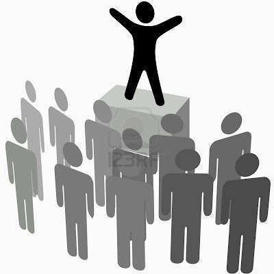 3022397 un orador aborda una audiencia en una direccion de la empresa la campana politica o el anuncio1