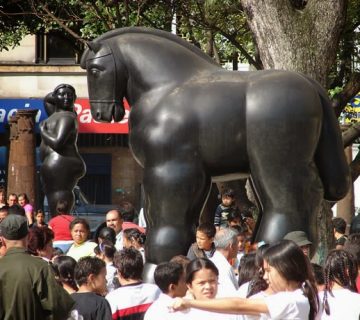 Esculturas de fernando botero en medellin 360x320
