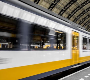 Train ga2e1ab560 1920 360x320