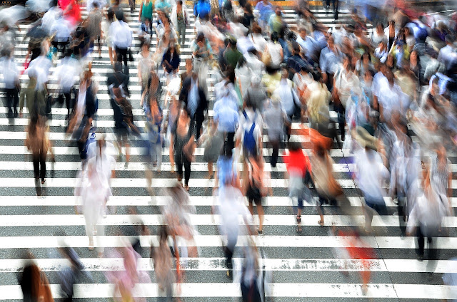 Pedestrians g2e15a320a 1280