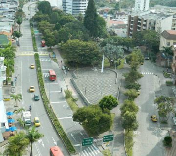 COLOMBIA20QuindC3ADo20Armenia20Parque20Fundadores 360x320
