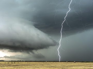 Lightning 4713379 1280 360x266